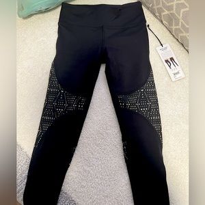 ALO YOGA, West Coast Leggings, XS, Black